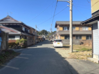 【前面道路含む現地写真】