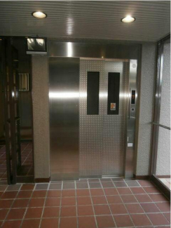 エレベーターまで10m