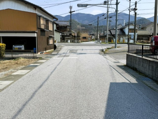 【前面道路含む現地写真】