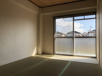日本らしい落ち着いた雰囲気の和室です