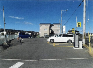 奈良県生駒郡斑鳩町興留１丁目の駐車場の画像