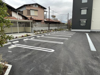 平面式の駐車場です