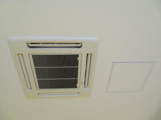 埋め込み式のエアコン有　エアコンはサービス品に付き、維持・管