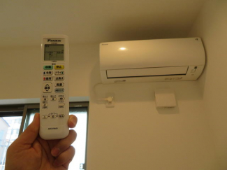 予備のエアコンも設置　エアコンはサービス品に付き、維持・管理