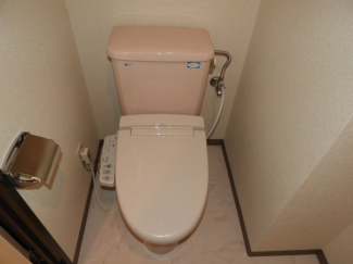 清潔感のあるトイレです