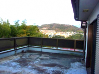 テラスでバーベキューできますよ♪