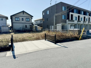 【前面道路含む現地写真】