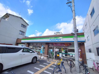 ファミリーマート東田辺三丁目店まで304m