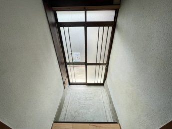 落ち着いた玄関です