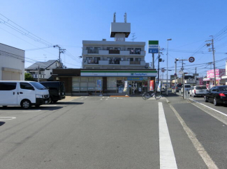 ファミリーマート下馬伏町店まで175m