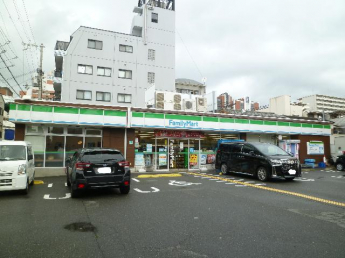 ファミリーマート大阪工大前店まで127m