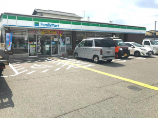 ファミリーマート堺深井中町店まで227m