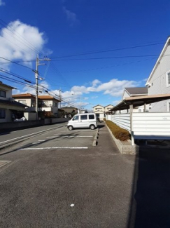 車をお持ちの方に嬉しい駐車場付きの物件です