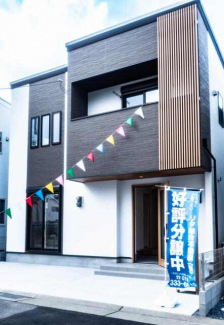 きれいな外壁が長持ちする家　雨で汚れを浮かして洗い流すクリー