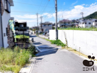 【前面道路含む現地写真】