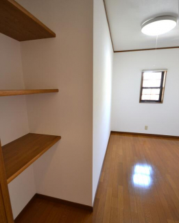 ２階フリースペース　収納として、また書斎・趣味部屋・在宅ワー