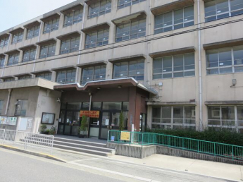 堺市立三宝小学校まで727m