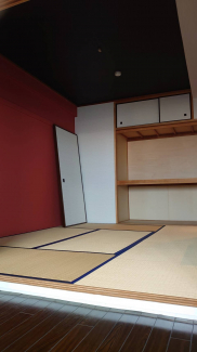 LDKと続きの和室6帖。畳はご入居前に表替えします。