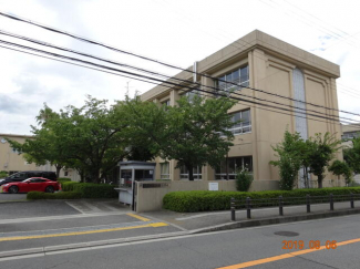 熊取町立中央小学校まで616m