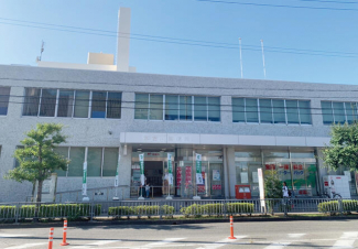 加古川郵便局。郵便、貯金、保険等、様々なサービスが利用できます。まで460m