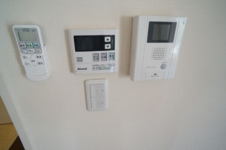 TVモニターホン＆給湯スイッチです
参考、同建物・同間取りの号室