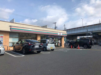 セブンイレブン岸和田中井町店まで257m