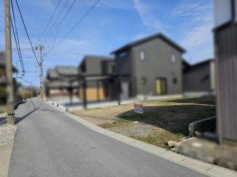 【前面道路含む現地写真】