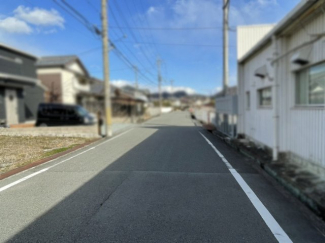 【前面道路含む現地写真】