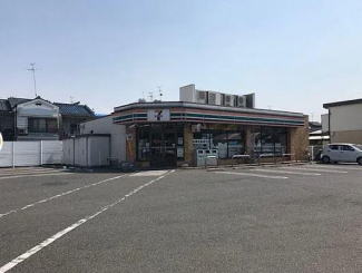 セブンイレブン堺浜寺船尾町西店まで714m