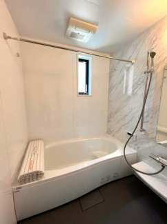 当社施工例：浴室暖房乾燥機付きのバスルームは１６１６サイズの