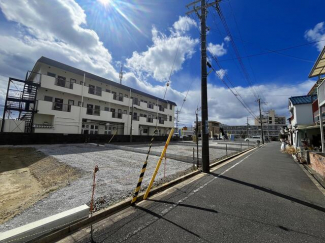 北側も通路がある為、開放感がございます。