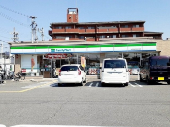 ファミリーマート明姫幹線二見店まで650m