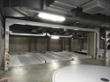 ソラリスビル地下駐車場の画像