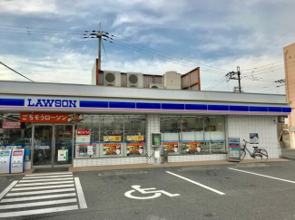 ローソン岸和田小松里店まで387m