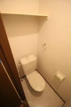 コンパクトで使いやすいトイレです