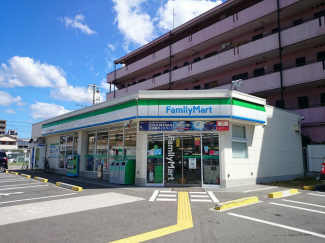 ファミリーマート八尾木北六丁目店まで259m