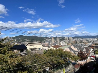 北側眺望。宝塚市内を一望できます。