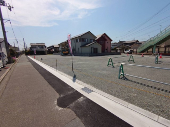 前面道路から①～③号地を見渡す