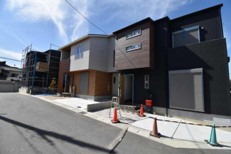 近隣は閑静な住宅地、高い建物もなく明るく日照通風に恵まれた環