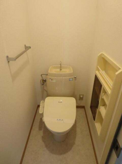参考：同タイプ別室トイレ写真（温水洗浄便座取り付けます）