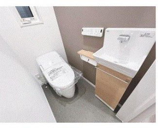 シャワートイレ　１階　３階共　３階にトイレがあり便利です