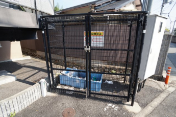敷地内ゴミ置き場