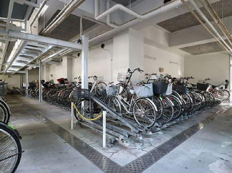 自転車置き場.JPG