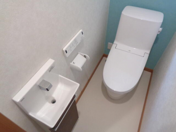 トイレの手洗いは便利な自動センサーです。