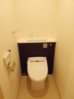 ゆったりとした空間のトイレです