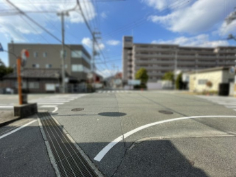 【前面道路含む現地写真】