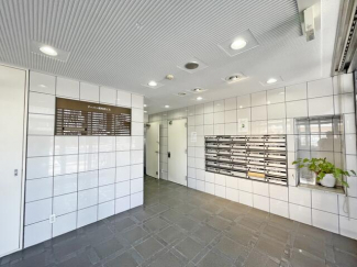 アーバン昭和町ビル　２階５６．４㎡　角立地　ＥＶ有　共用トイレ綺麗の画像