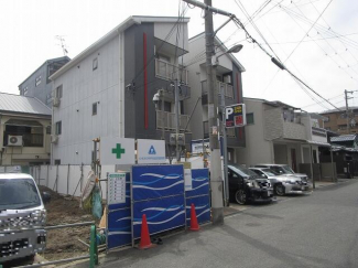 ２００６年（平成１８年）７月建築の鉄骨造３階建の収益一棟マン