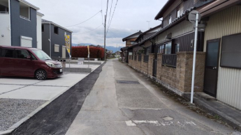 【前面道路含む現地写真】