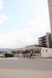 セブン－イレブン 橿原神宮前駅東店まで500m